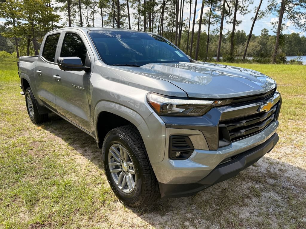 2025 Chevrolet Colorado LT - Photo 7