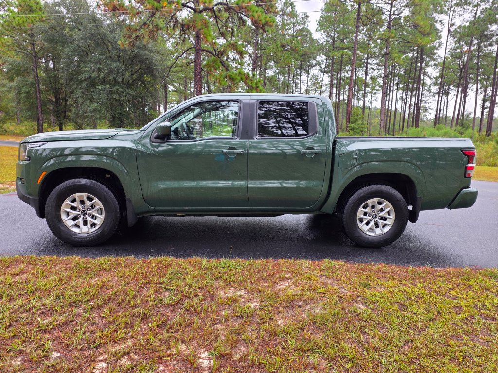 Used 2024 Nissan Frontier Crew Cab SV 4x2 Truck