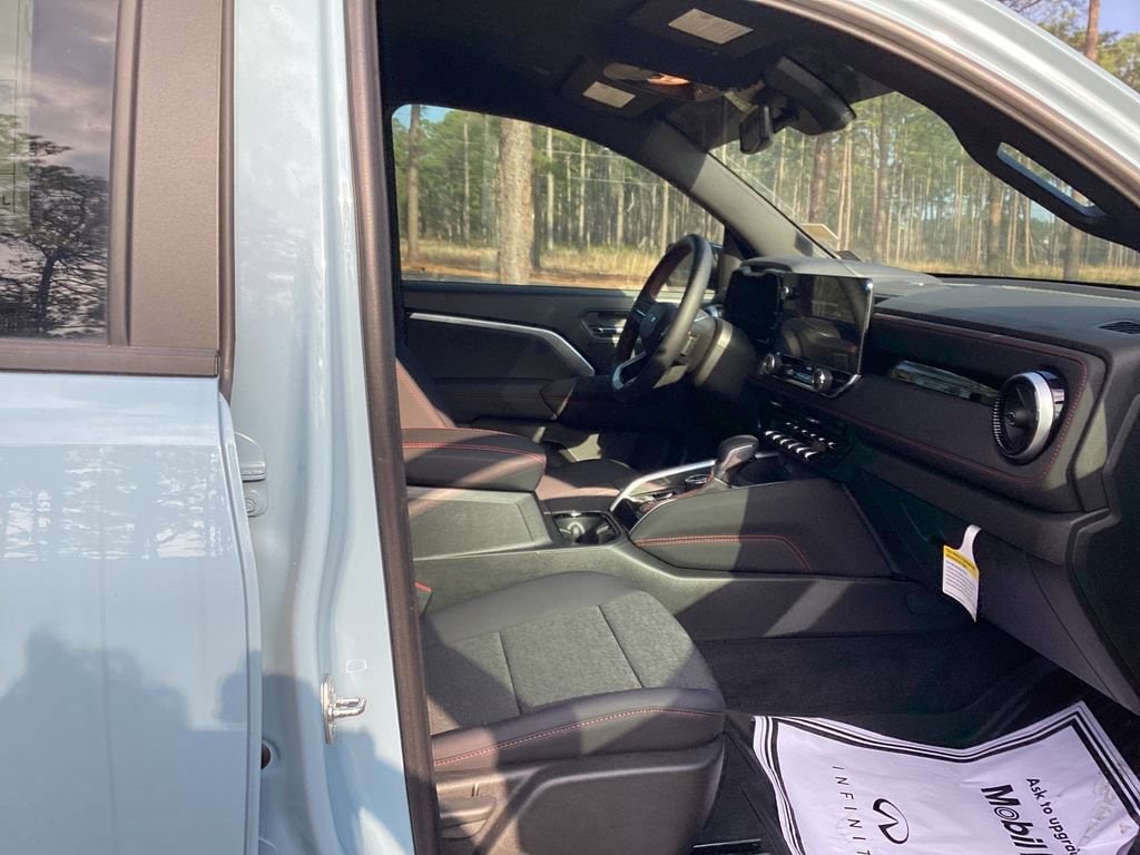 2025 Chevrolet Colorado Z71 - Photo 15