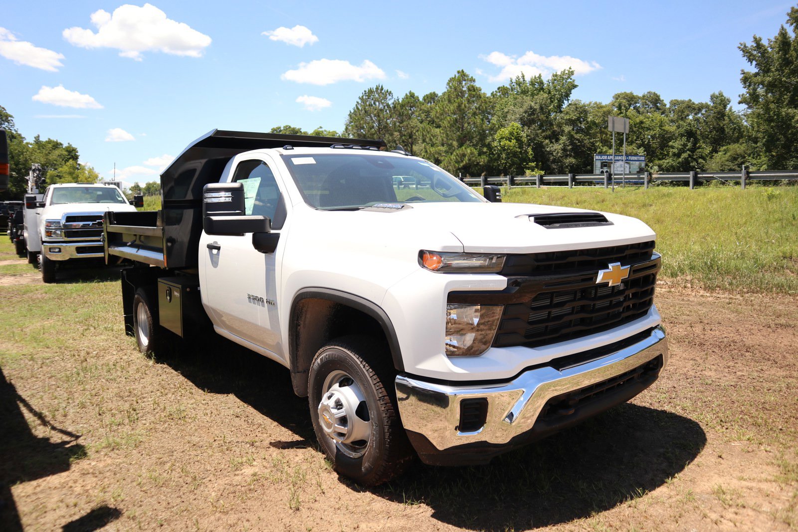2024 Chevrolet Silverado 3500HD Work Truck photo 2