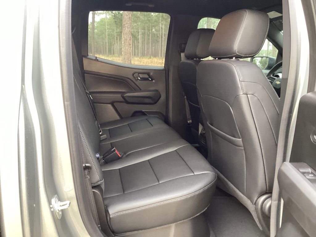 2025 Chevrolet Colorado LT - Photo 12