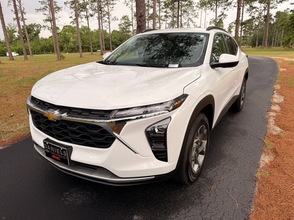 2026 Chevrolet Trax LT's photo