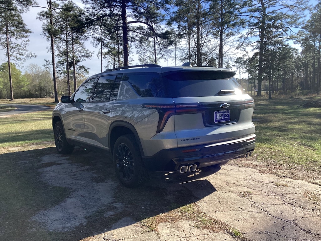 New 2026 Chevrolet Traverse LT SUV