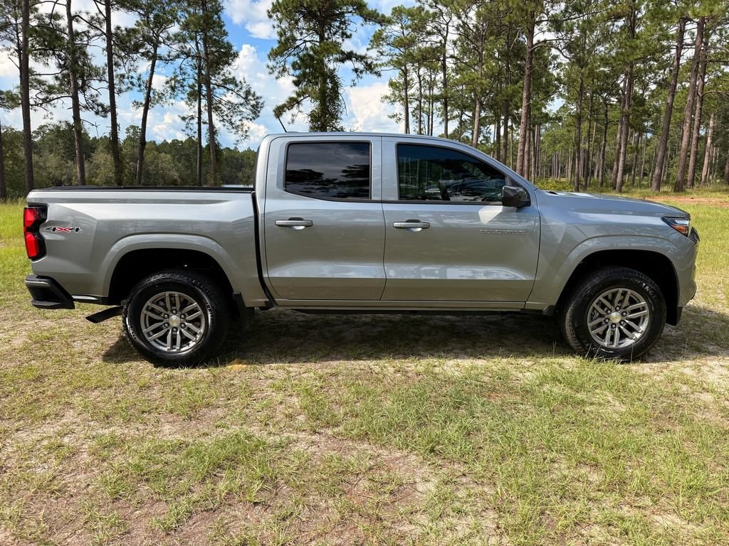 2025 Chevrolet Colorado LT - Photo 6