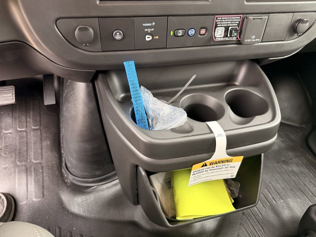 2025 Chevrolet Express Cargo Work Van - Photo 19
