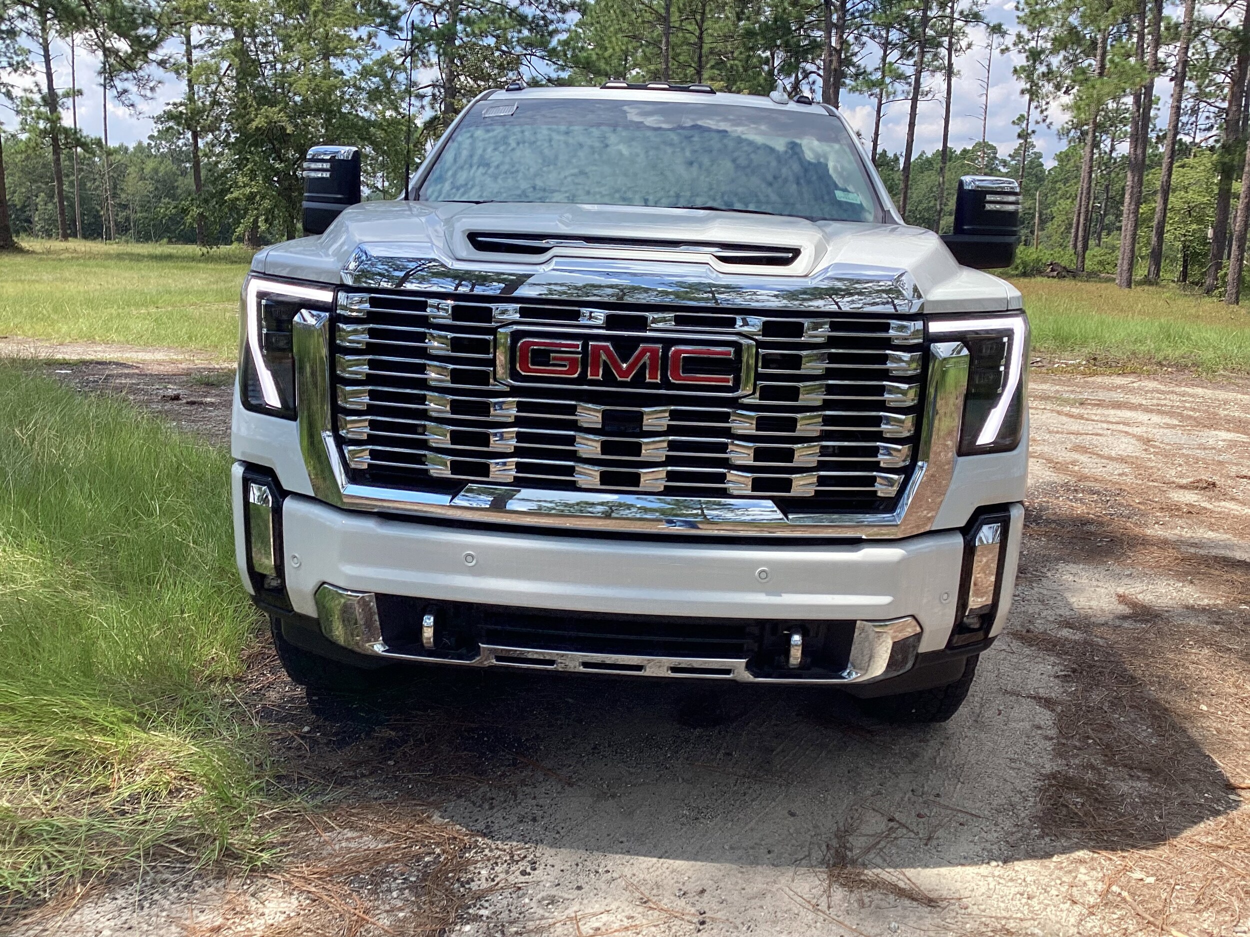 2025 Gmc Sierra 2500 HD Denali photo 2