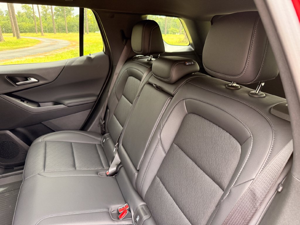 2027 Chevrolet Equinox LT - Photo 27