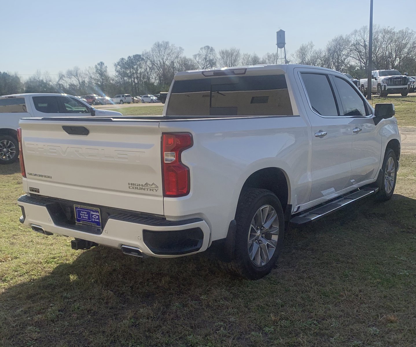 2021 Chevrolet Silverado 1500 High Country photo 2