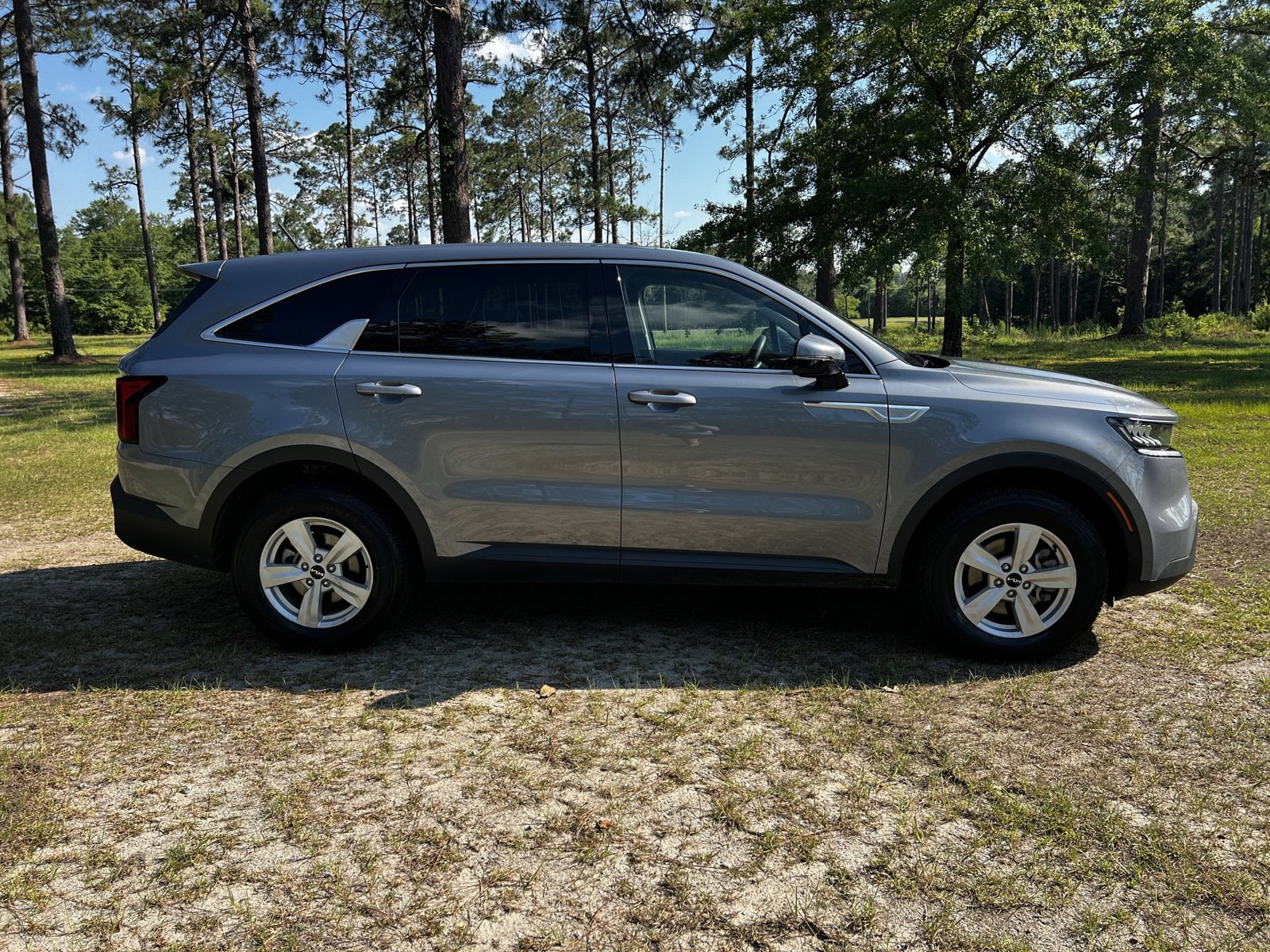 Used 2022 Kia Sorento LX with VIN 5XYRGDLC4NG109272 for sale in Swainsboro, GA