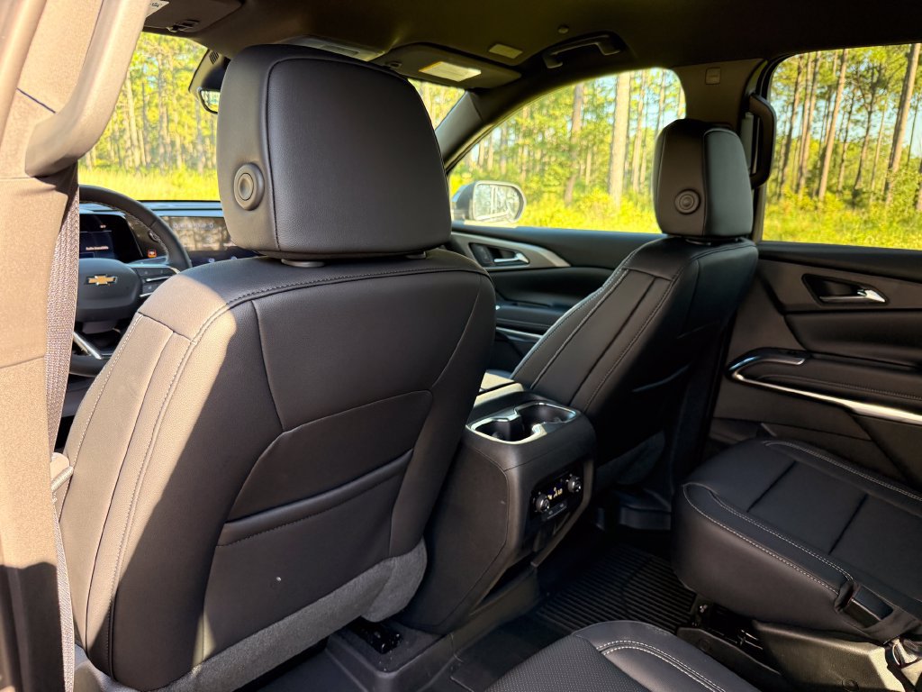 2027 Chevrolet Traverse LT - Photo 24