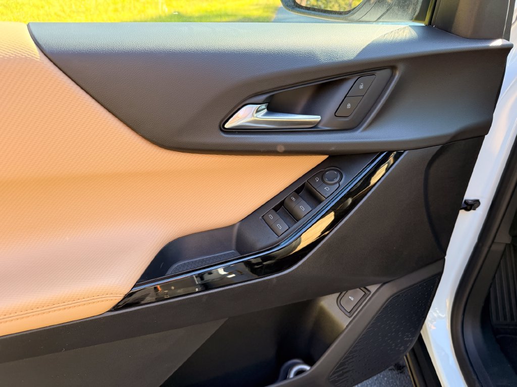 2027 Chevrolet Equinox ACTIV - Photo 12