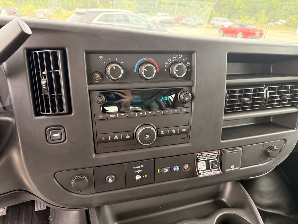 2025 Chevrolet Express Cargo Work Van - Photo 19
