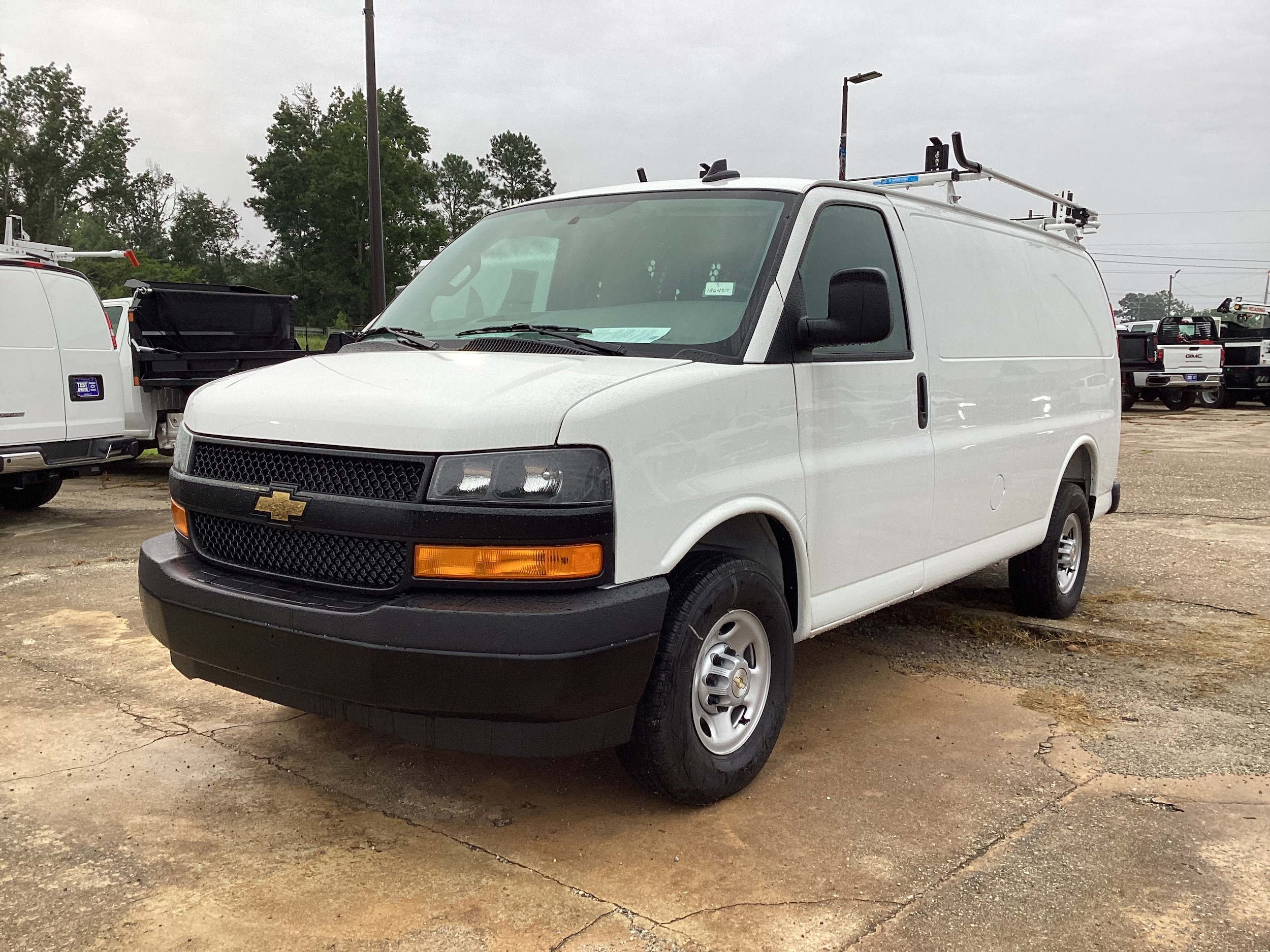 2025 Chevrolet Express Cargo Work Van's photo