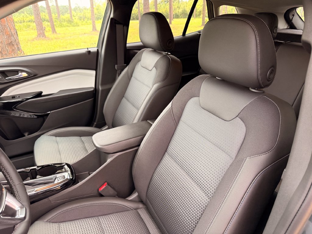 2026 Chevrolet Trax LT - Photo 13