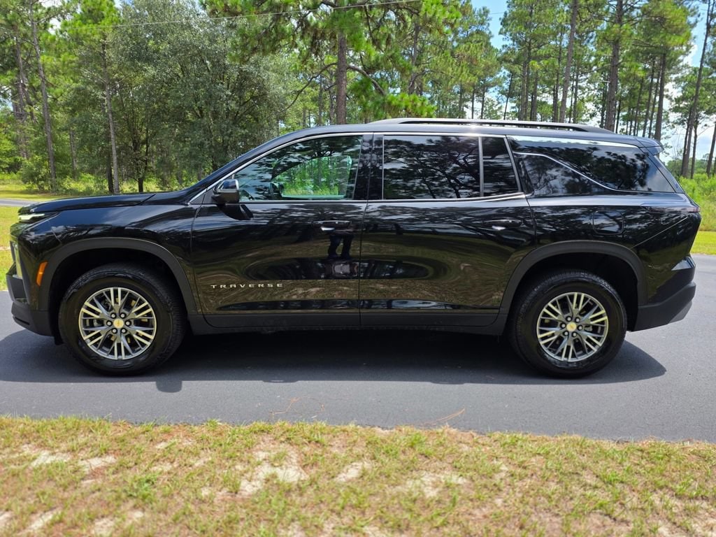 Used 2026 Chevrolet Traverse LT SUV