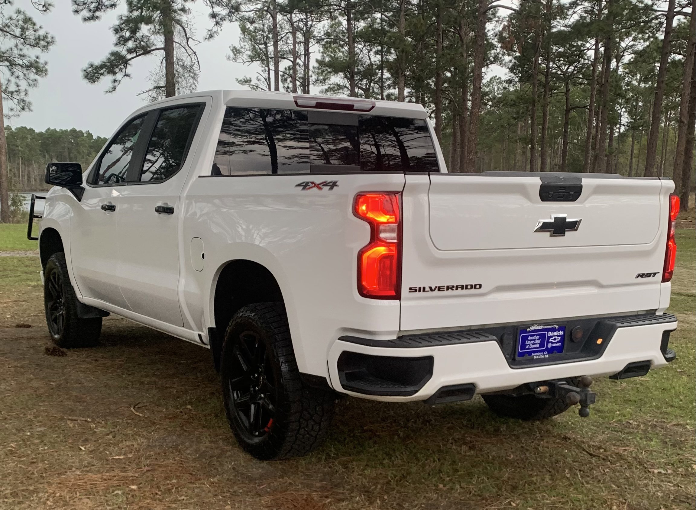 2022 Chevrolet Silverado 1500 RST photo 3