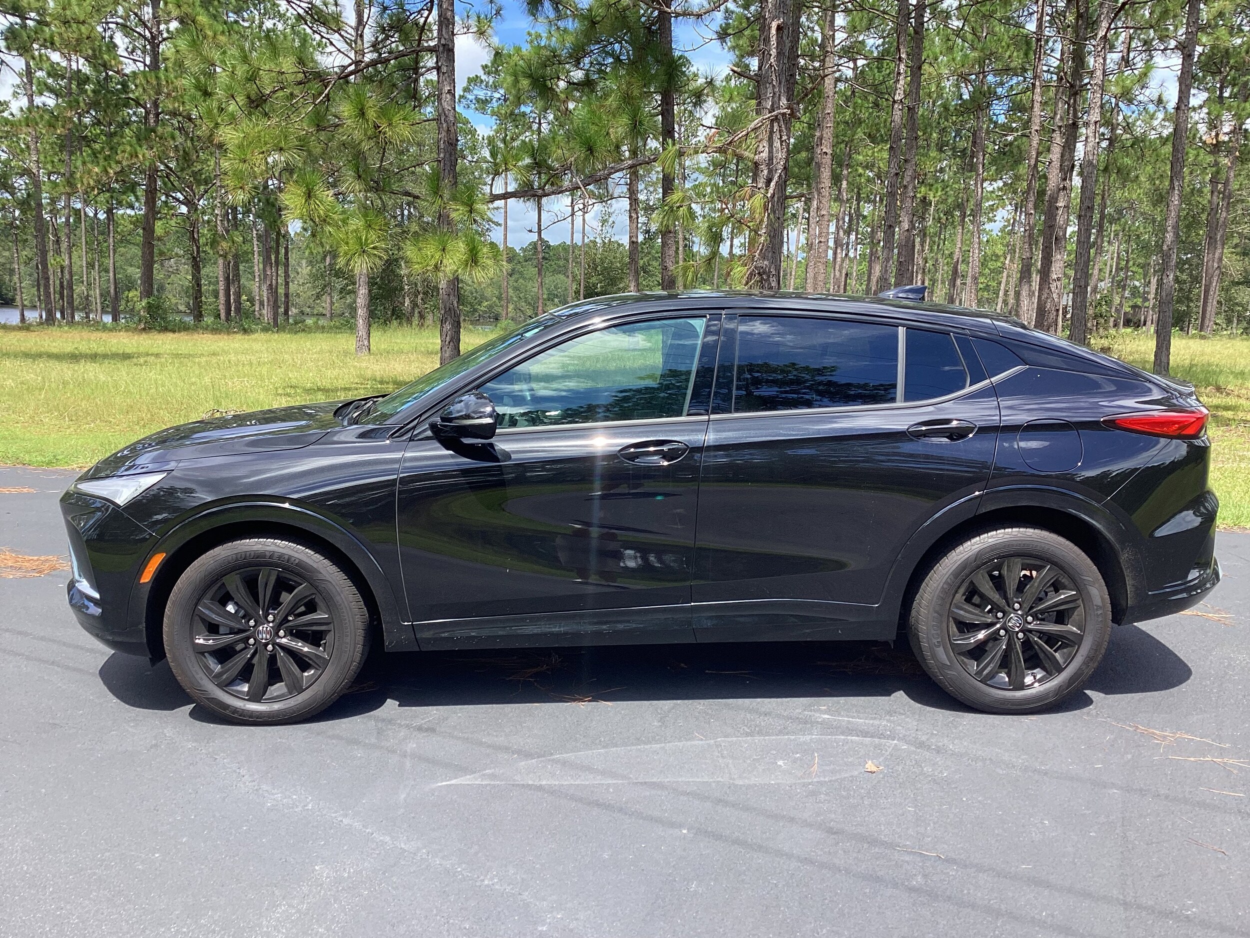 2024 Buick Envista ST photo 2