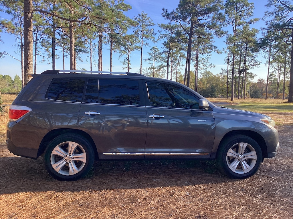 Used 2013 Toyota Highlander Limited V6 SUV