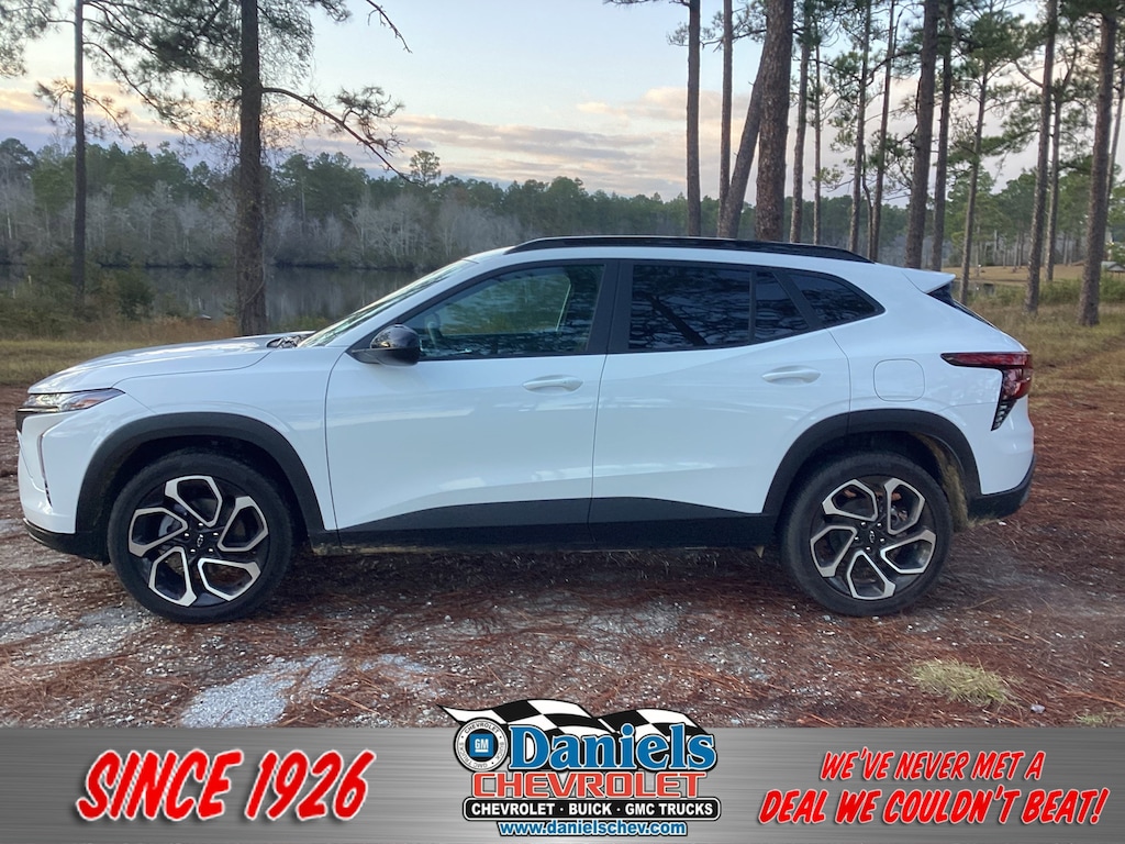 Used 2025 Chevrolet Trax 2RS SUV