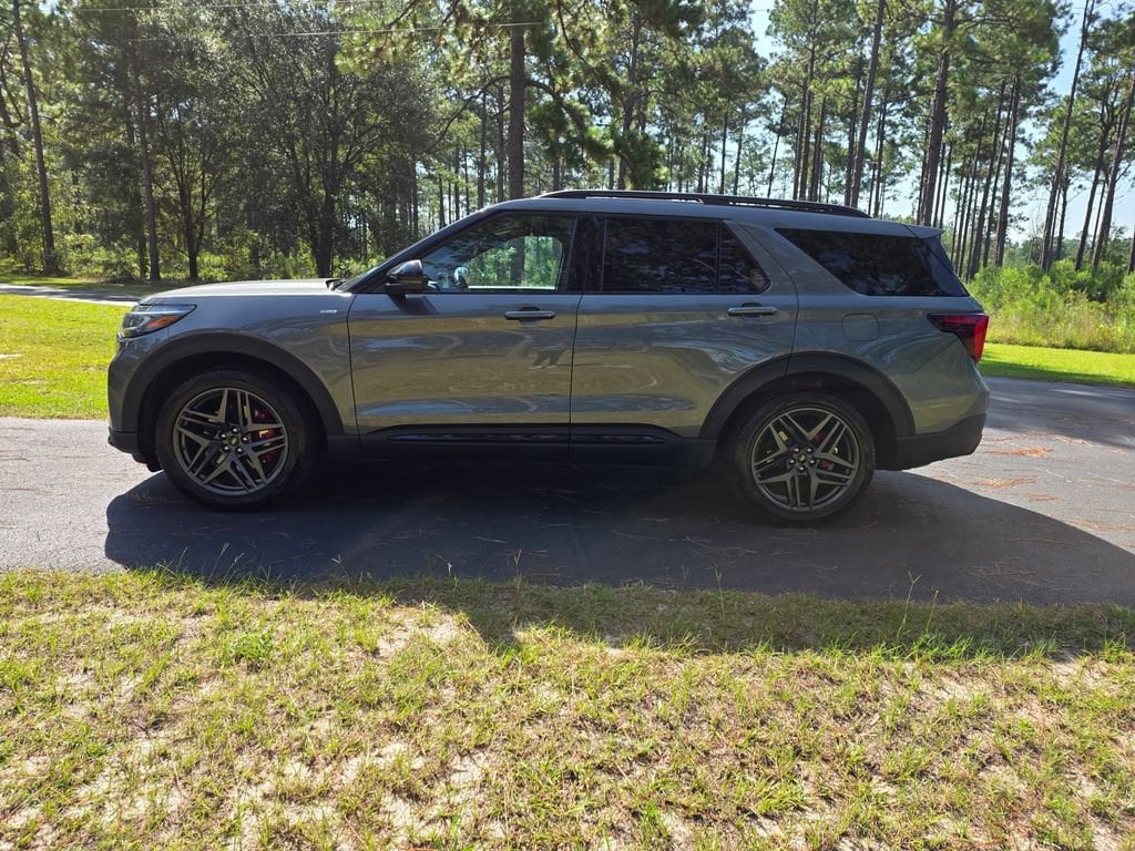 Used 2025 Ford Explorer ST-Line SUV