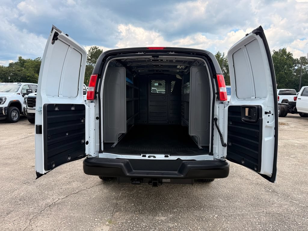 2026 Chevrolet Express Cargo Work Van - Photo 9