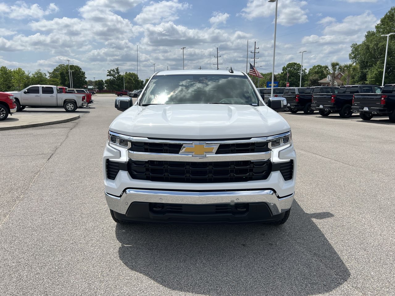 2025 Chevrolet Silverado 1500 LT photo 3