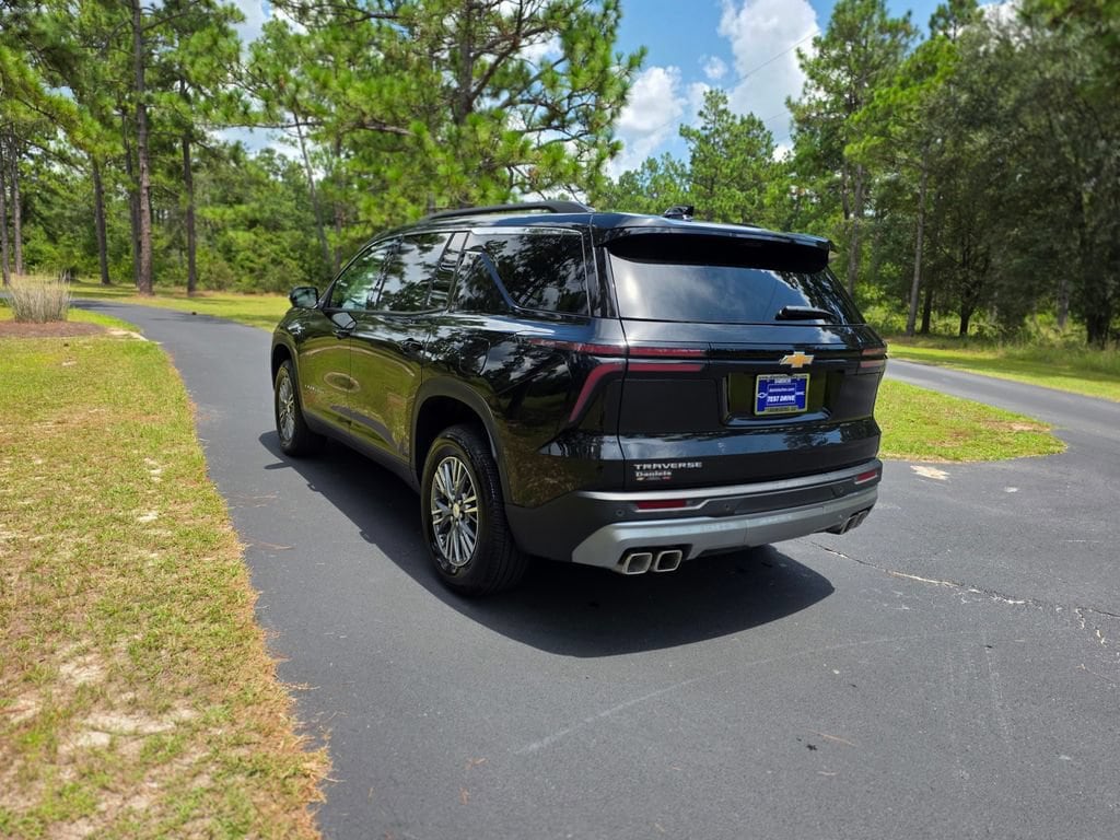 Used 2026 Chevrolet Traverse LT SUV