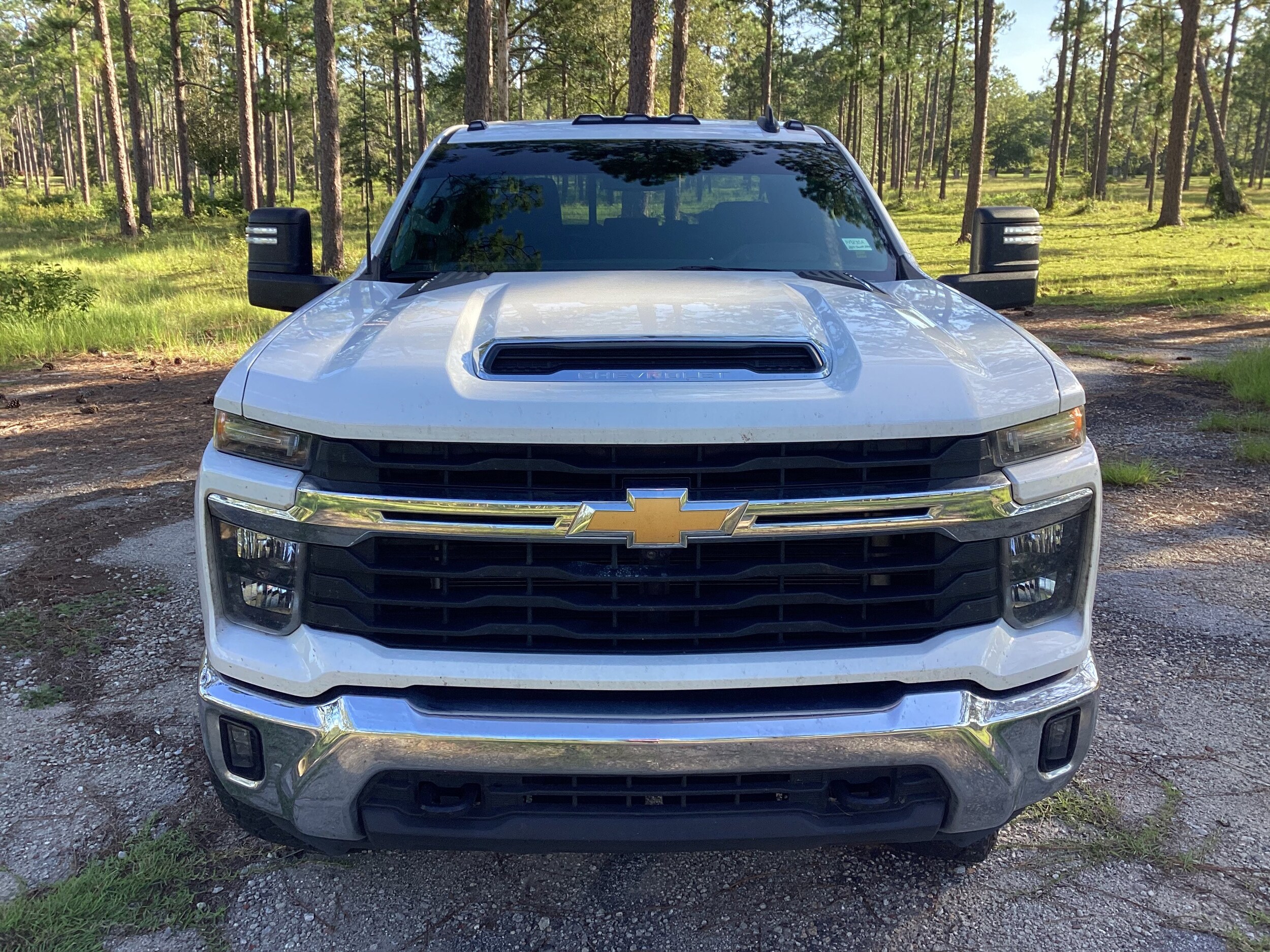 2024 Chevrolet Silverado 2500HD LT photo 2