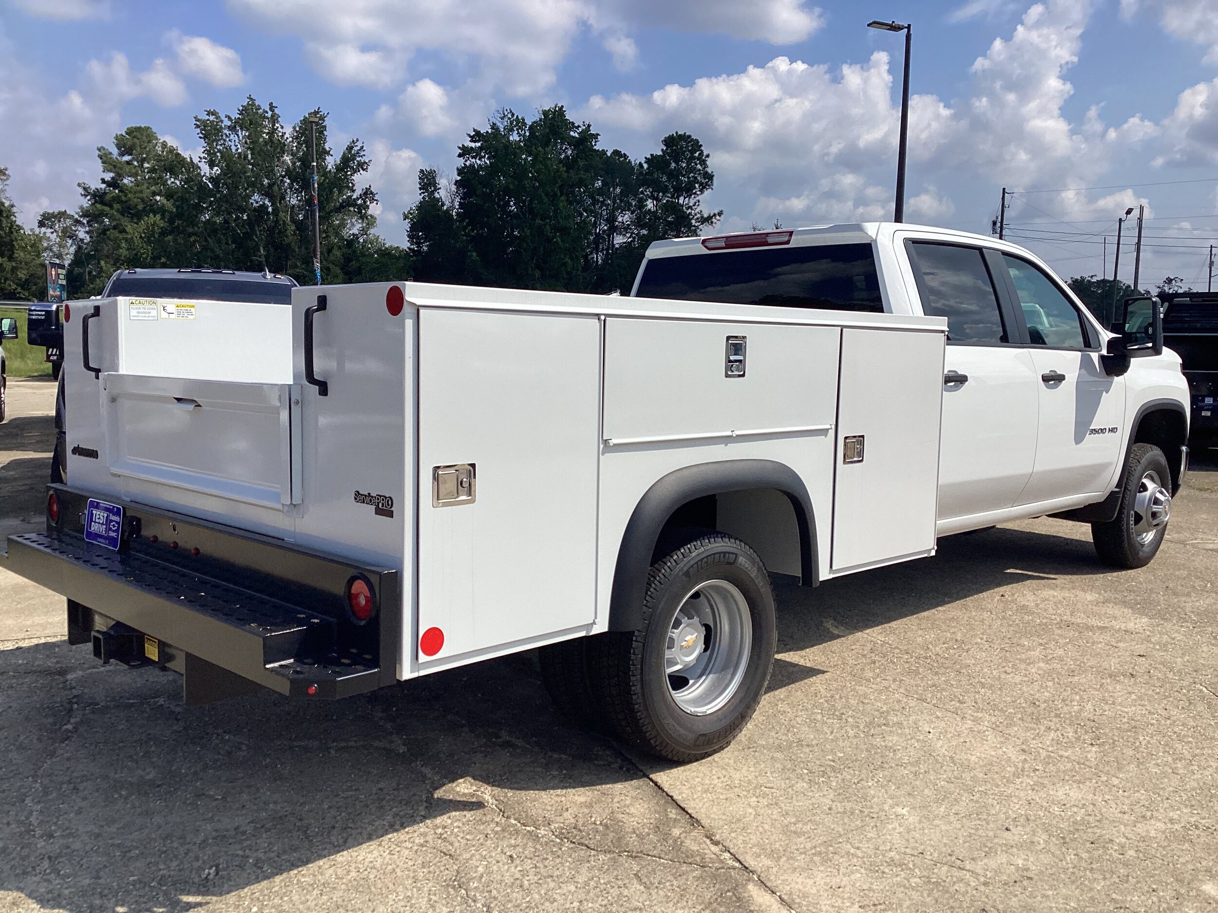 2025 Chevrolet Silverado 3500HD Work Truck photo 4
