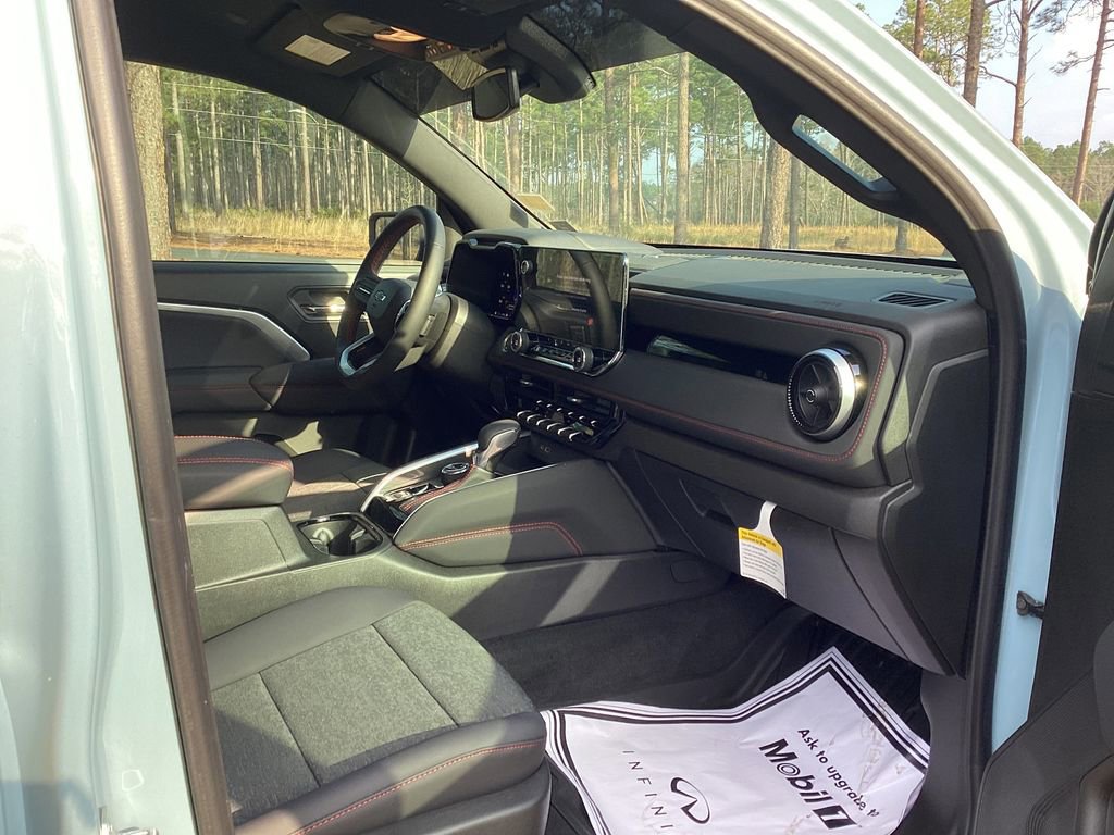 2025 Chevrolet Colorado Z71 - Photo 14