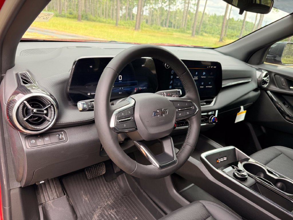 2027 Chevrolet Equinox LT - Photo 13