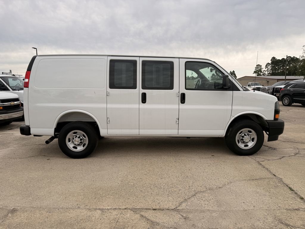 2025 Chevrolet Express Cargo Work Van - Photo 6