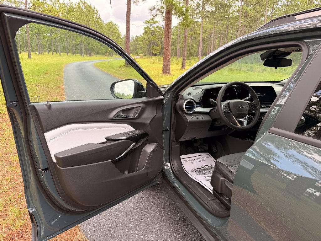 2026 Chevrolet Trax LT - Photo 11