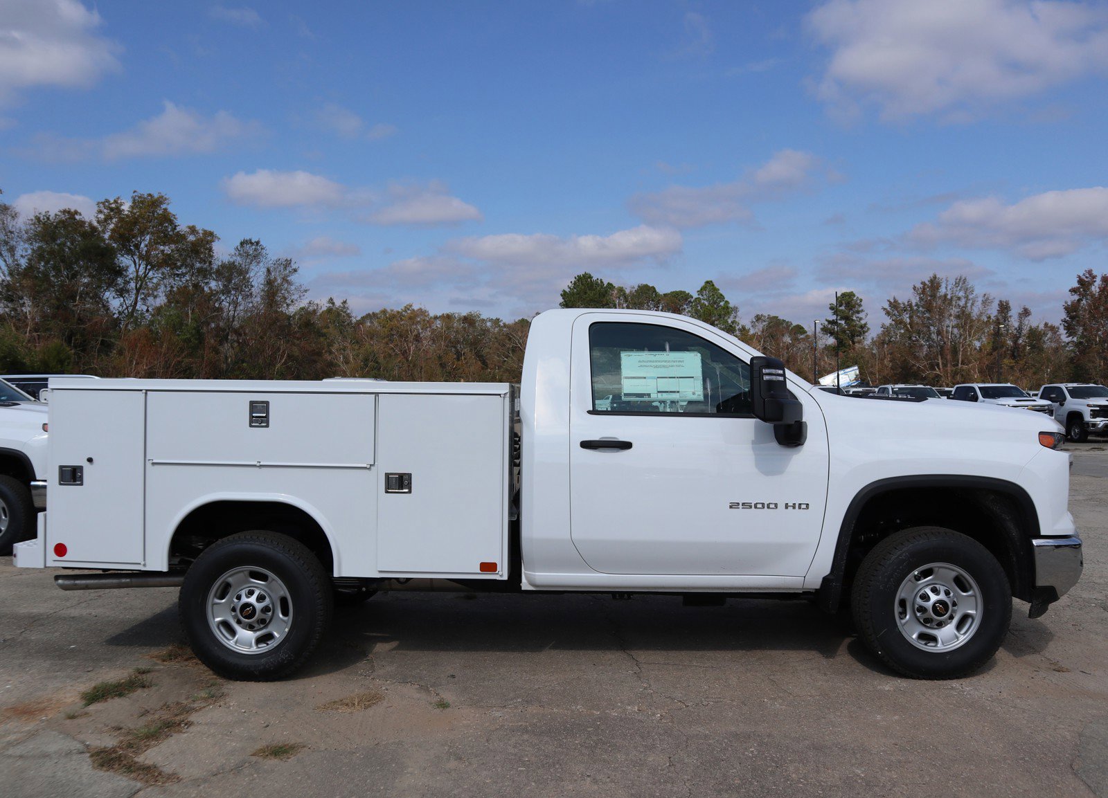 2025 Chevrolet Silverado 2500HD photo 2