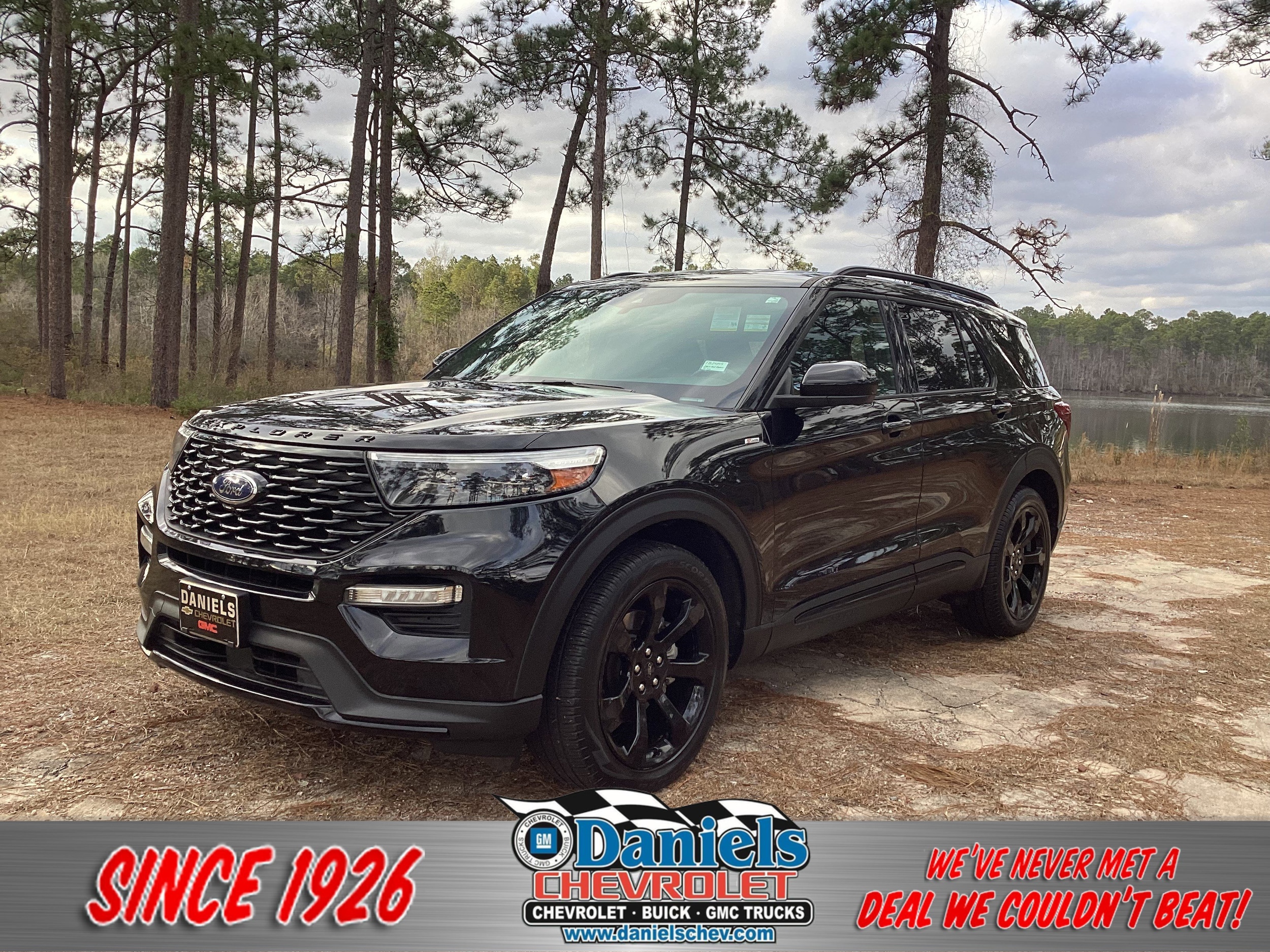 2023 Ford Explorer ST-LINE's photo