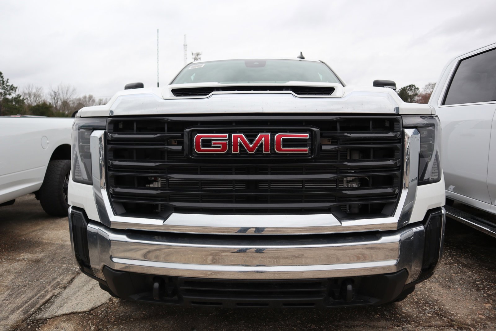 2024 Gmc Sierra 2500 HD Pro photo 2