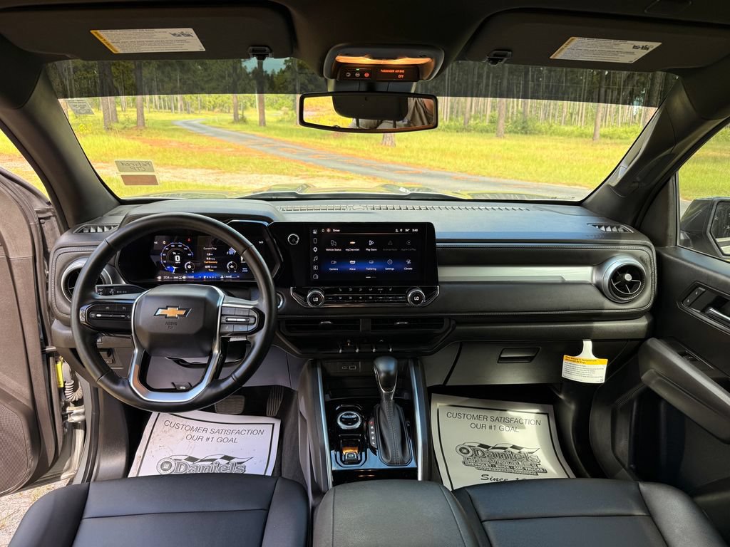 2025 Chevrolet Colorado LT - Photo 14