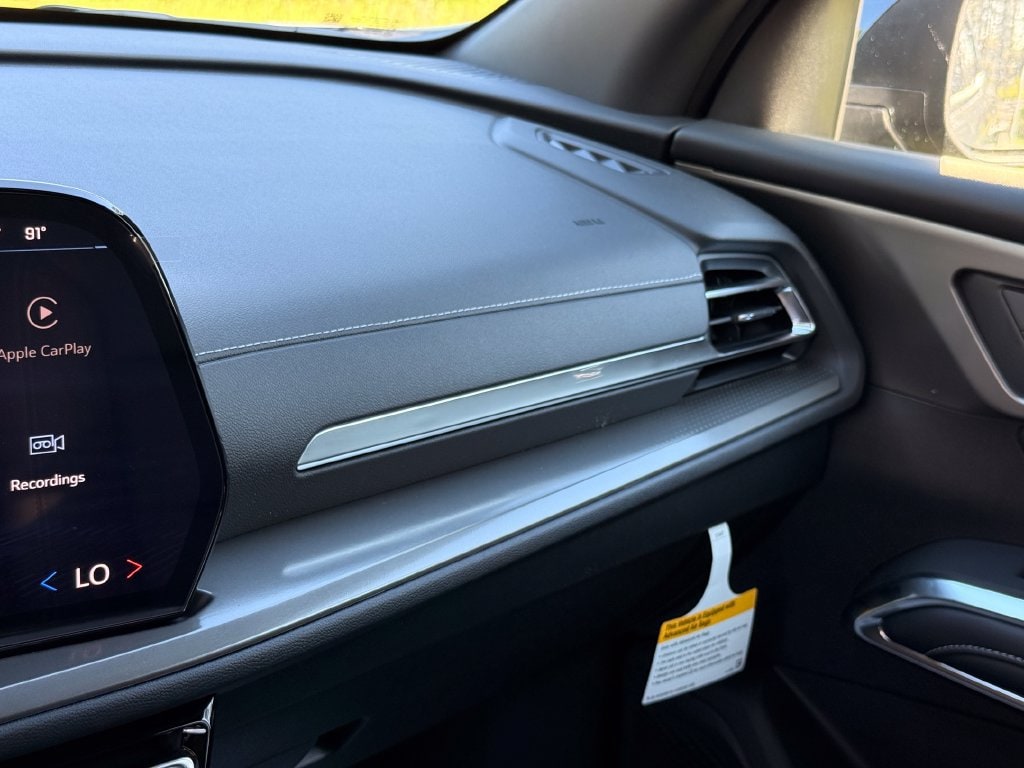 2027 Chevrolet Traverse LT - Photo 18