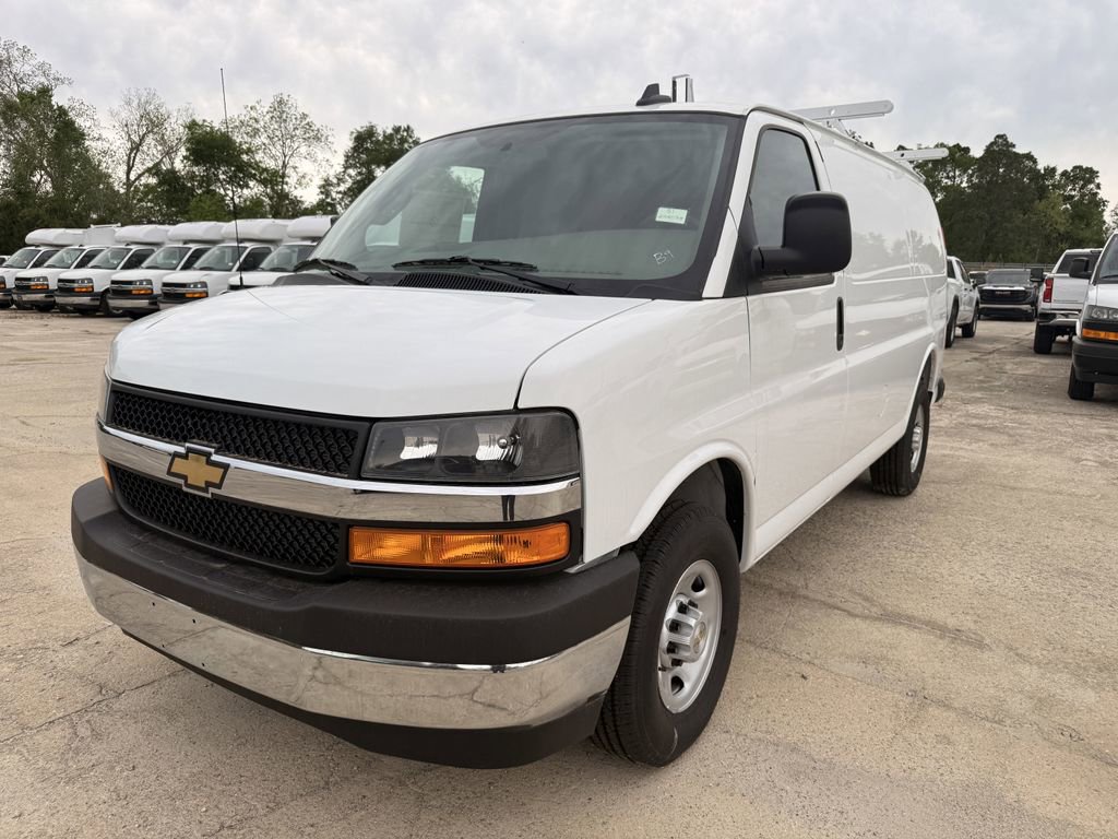 2025 Chevrolet Express 2500 Work Van HD's photo