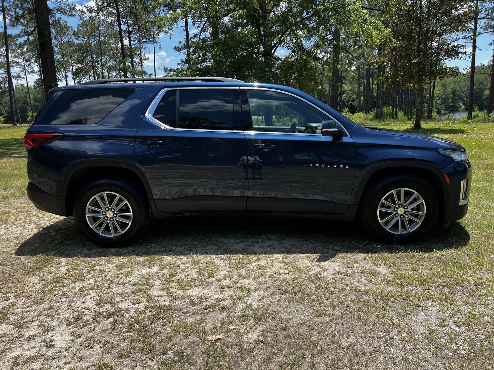 Used 2022 Chevrolet Traverse 3LT with VIN 1GNEVHKW8NJ136831 for sale in Swainsboro, GA