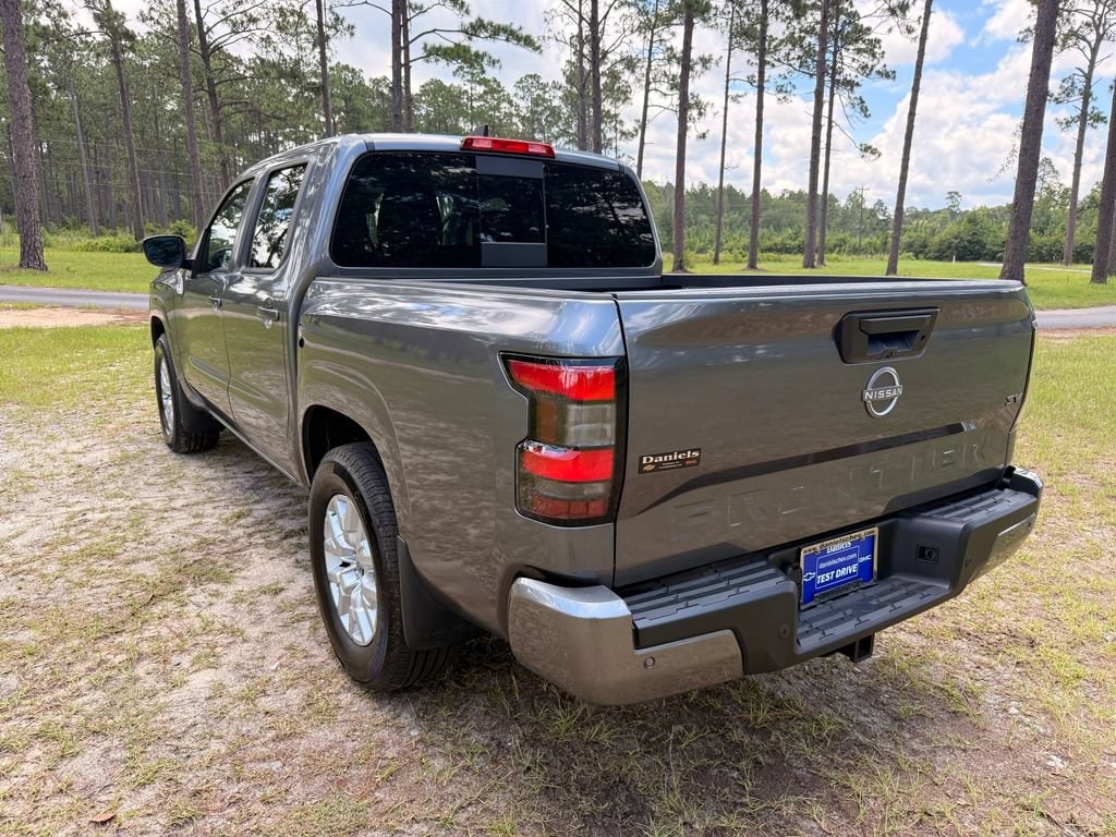 Used 2024 Nissan Frontier Crew Cab SV 4x2 Truck