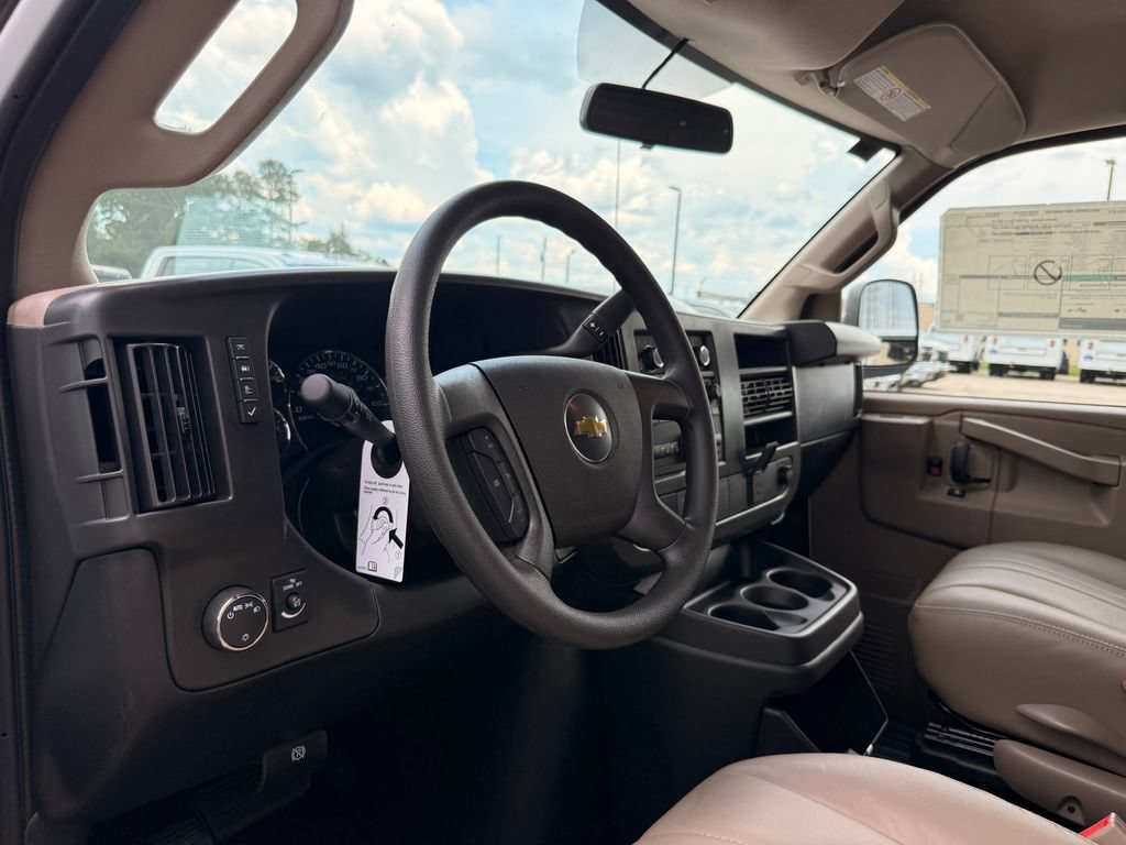 2026 Chevrolet Express Cargo Work Van - Photo 17