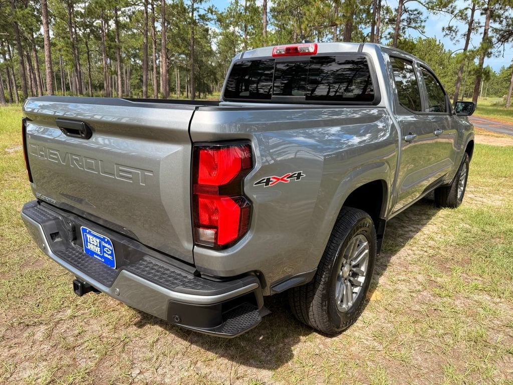 2025 Chevrolet Colorado LT - Photo 5