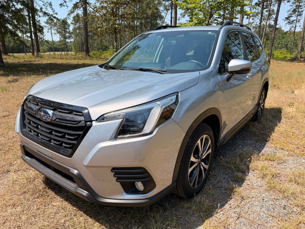 2022 Subaru Forester Limited's photo