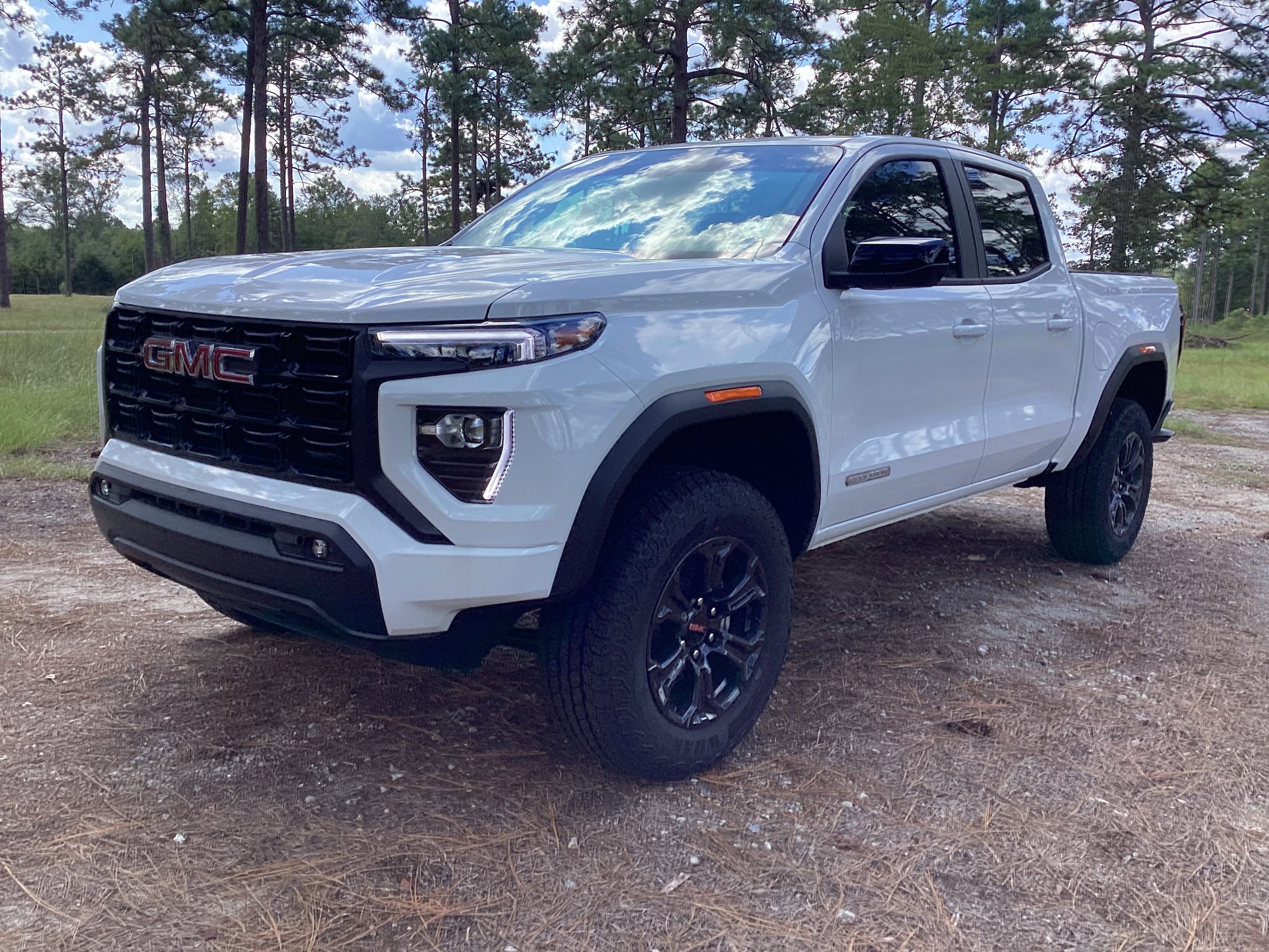 2025 GMC Canyon Elevation's photo