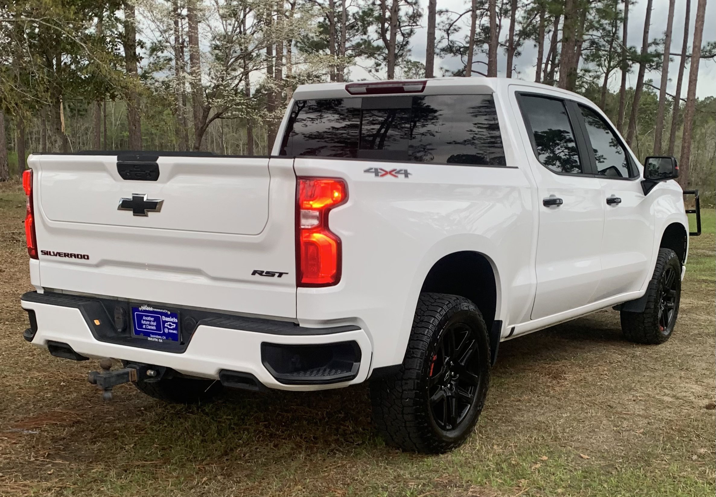 2022 Chevrolet Silverado 1500 RST photo 2