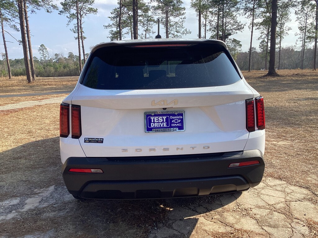 Used 2022 Kia Sorento LX SUV
