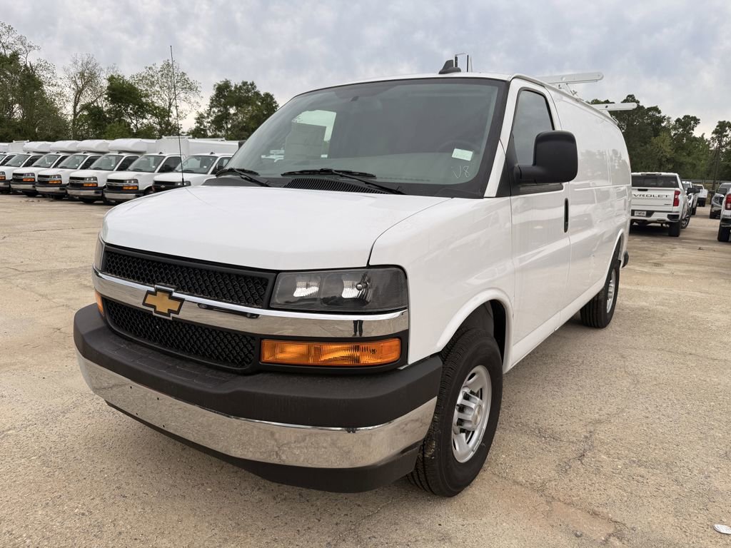 2025 Chevrolet Express 2500 Work Van HD's photo