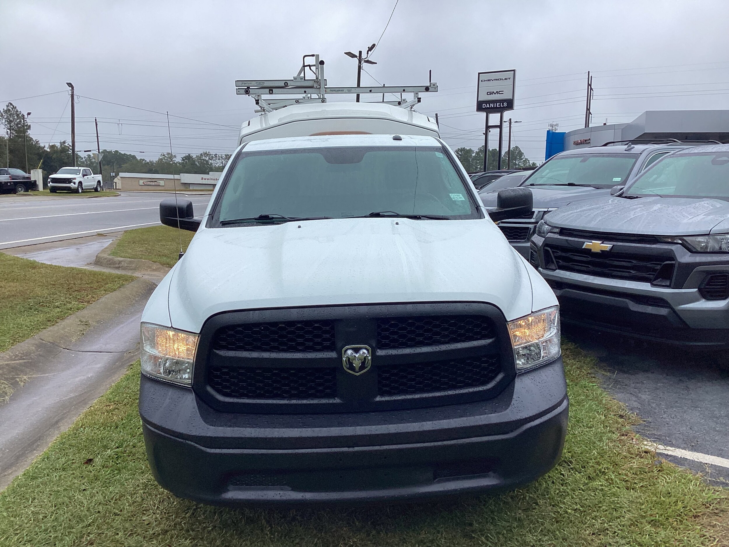 2023 Ram 1500 Classic Tradesman photo 2
