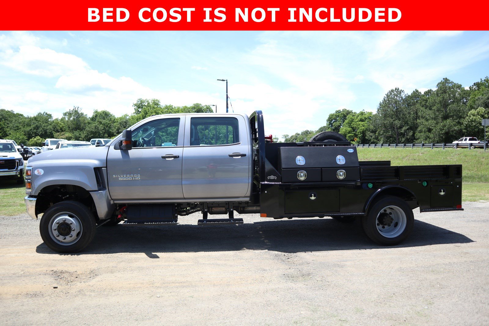 2024 Chevrolet Silverado 4500 Medium Duty Chassis Cab Work Truck's photo